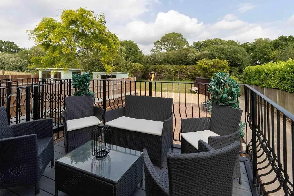 Holiday home Huge 6 Bed House With Entertainment Room And Hotub Southampton