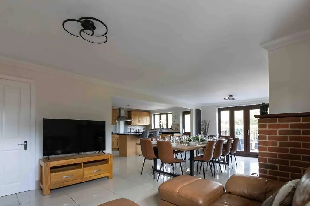 Huge 6 Bed House With Entertainment Room And Hotub Southampton 0*,